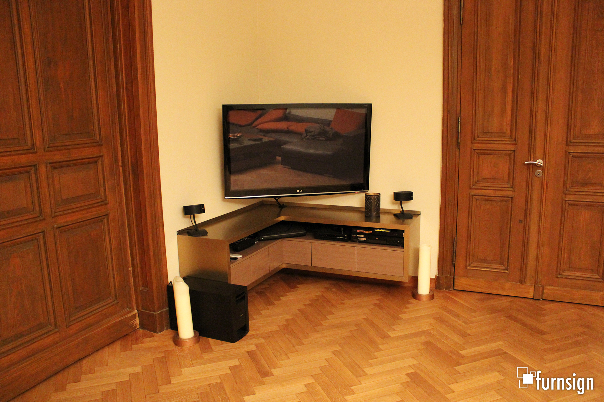 wohnzimmer_alu-bronze_06
