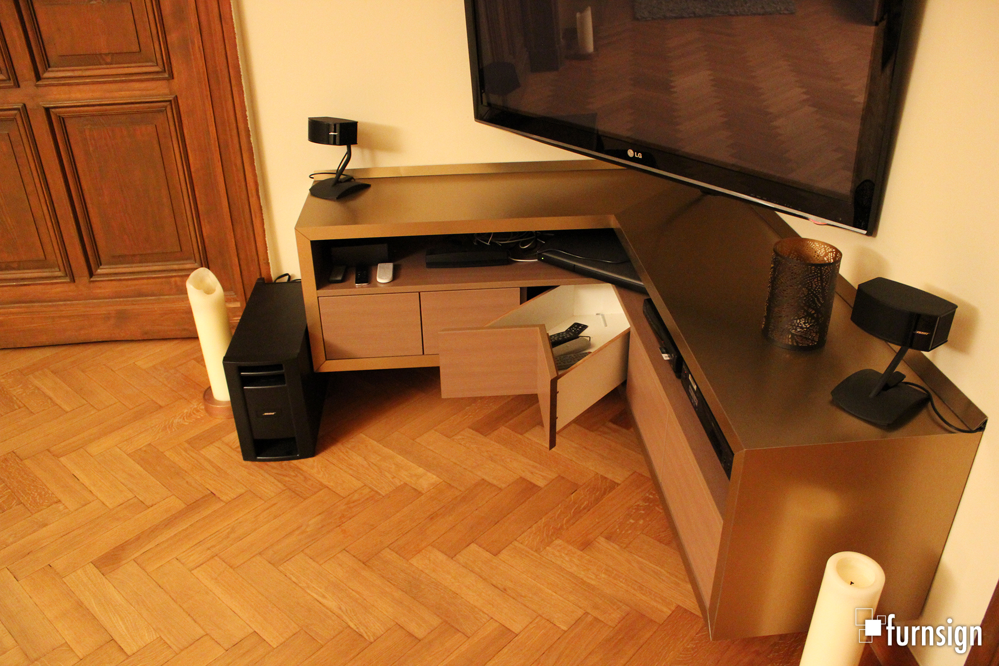 wohnzimmer_alu-bronze_07
