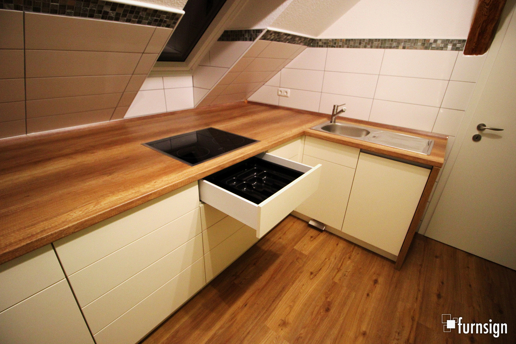 Kueche_Dachgeschosswohnung-04